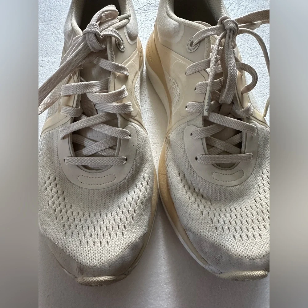Lululemon Blissfeel Womens Running Shoe‎